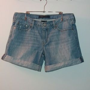 Levi's Boyfriend Jean shorts